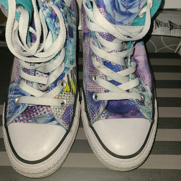 High Top Converse - Picture 4 of 5